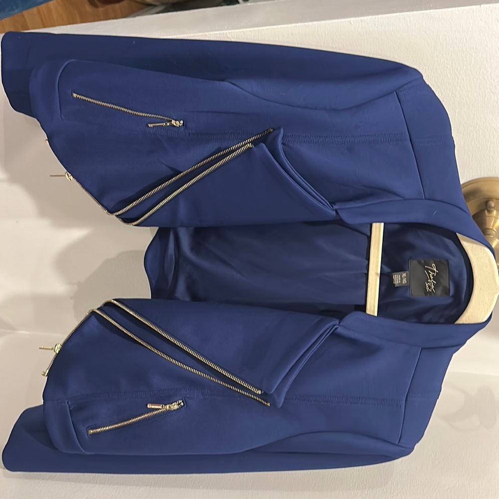 Thalia crop blazer with gold zippers